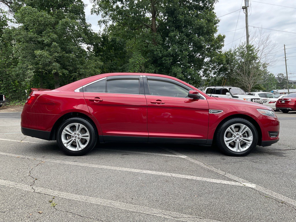 2019 Ford Taurus Image 4