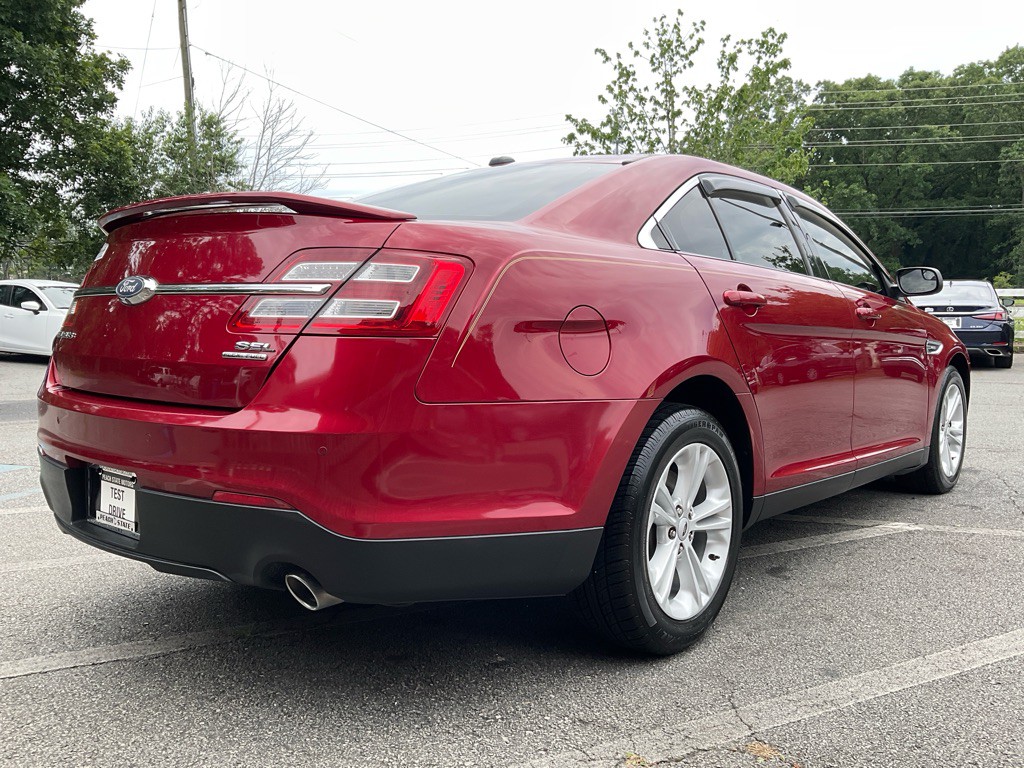 2019 Ford Taurus Image 5
