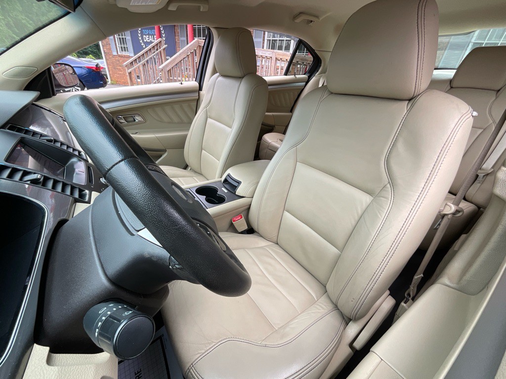 2019 Ford Taurus Image 16