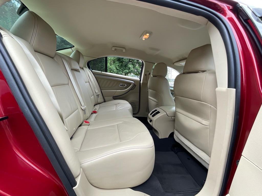 2019 Ford Taurus Image 29