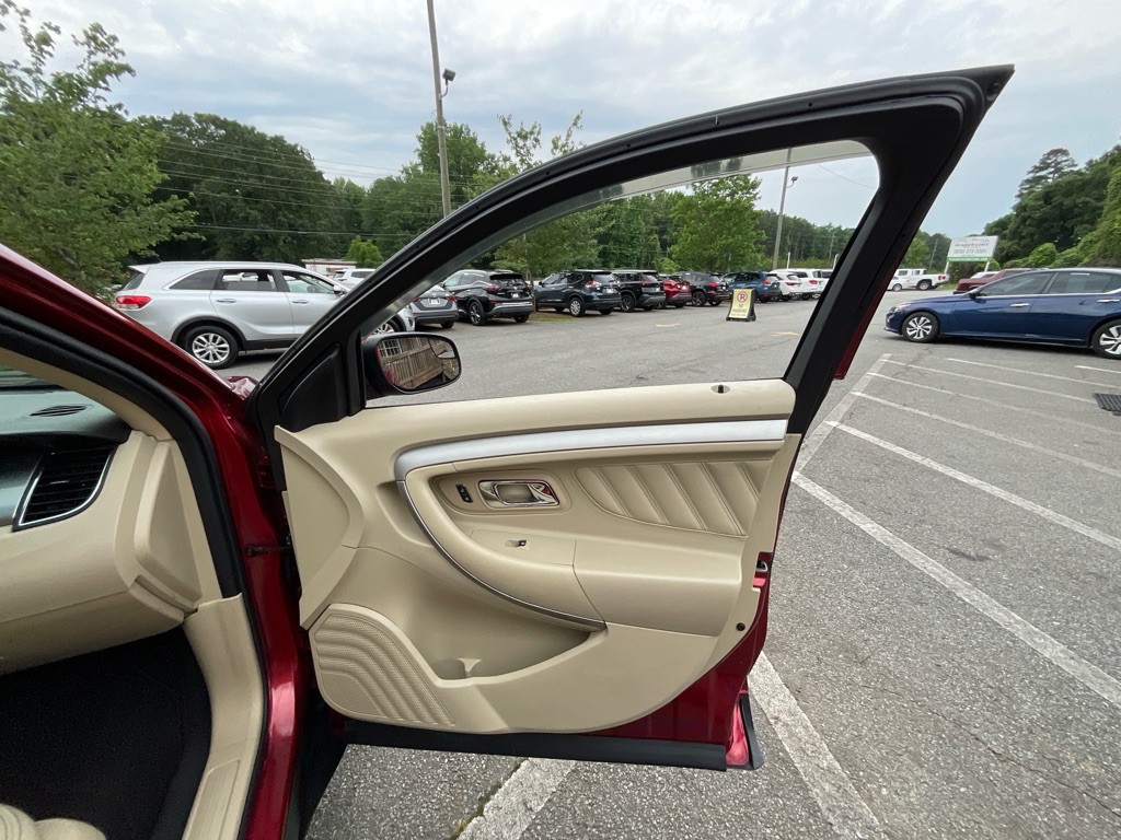 2019 Ford Taurus Image 41