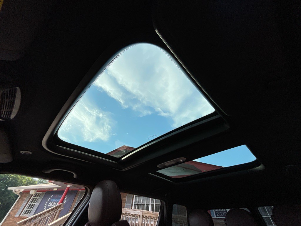 2016 MINI Cooper Image 28