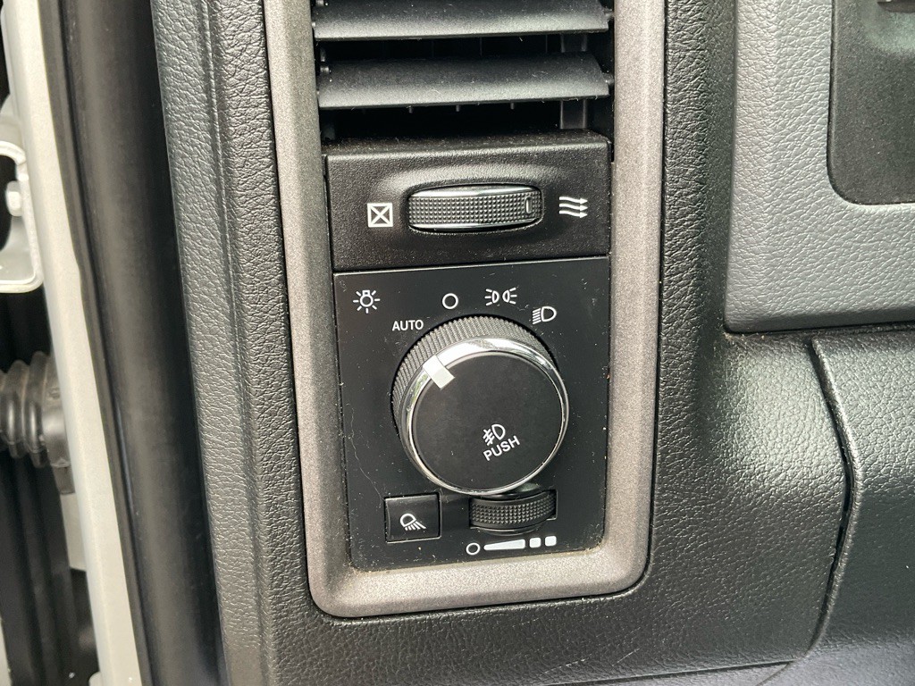 2014 RAM 1500 Image 37