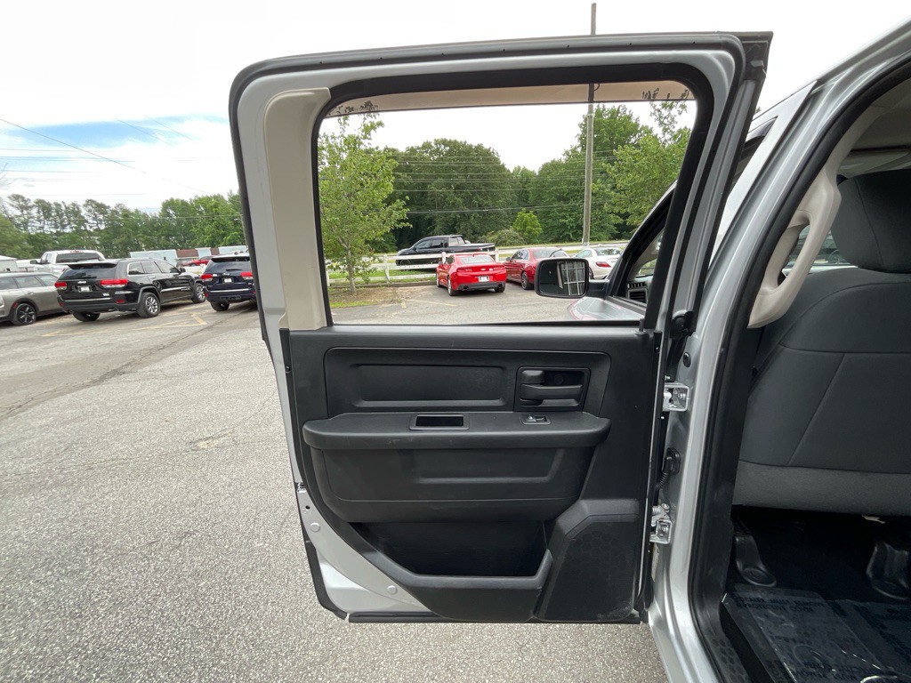 2014 RAM 1500 Image 38