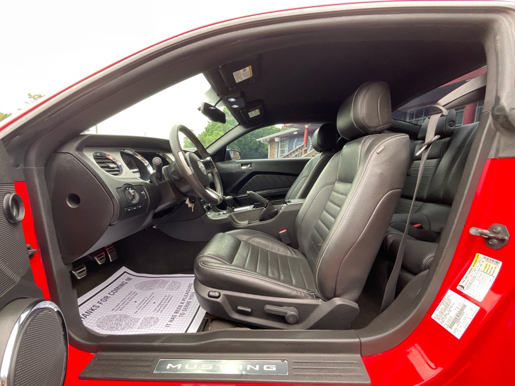 2012 Ford Mustang Image 13