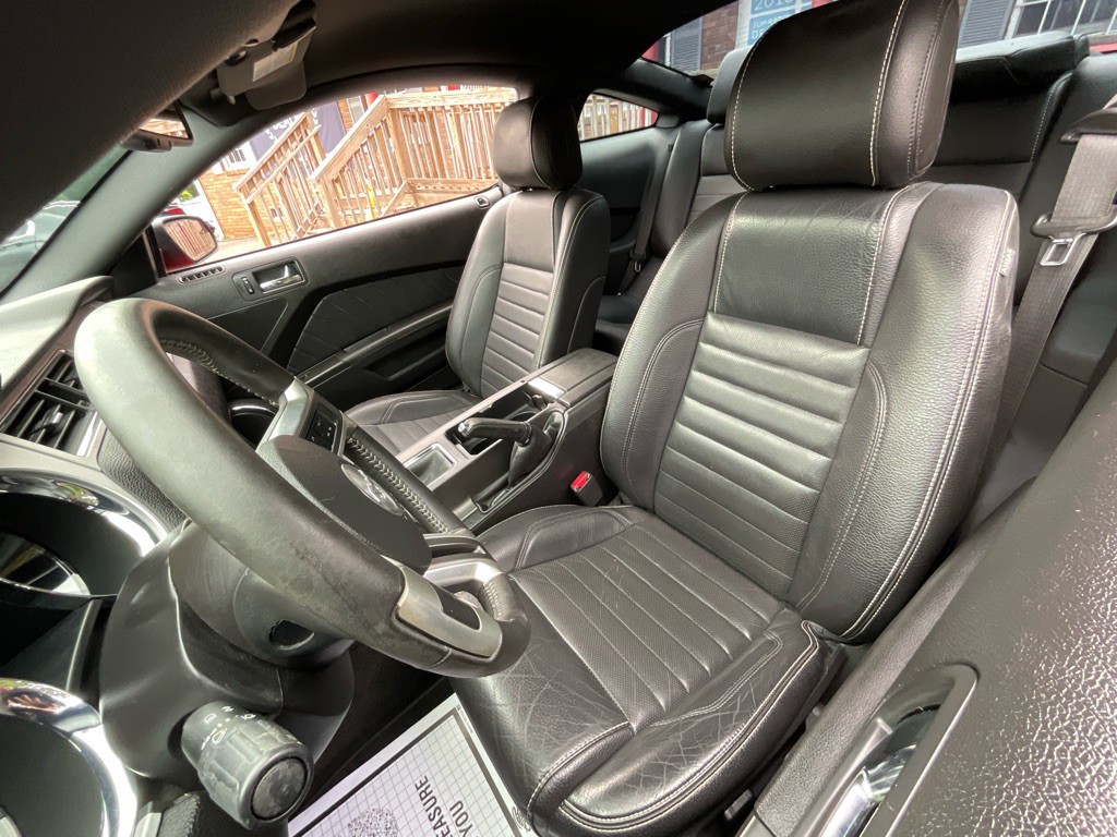 2012 Ford Mustang Image 15