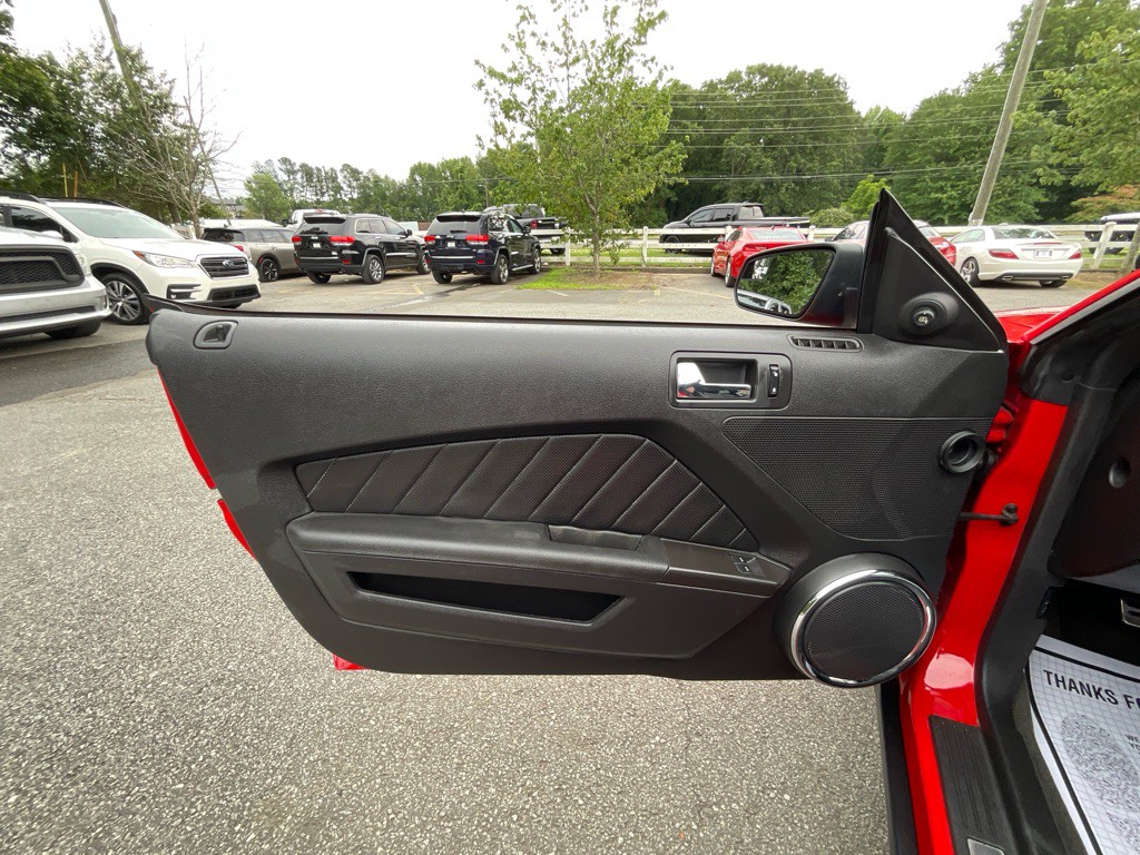 2012 Ford Mustang Image 29