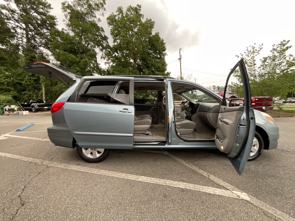 2006 Toyota Sienna Image 35