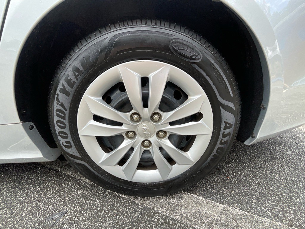 2012 Hyundai Sonata Image 11