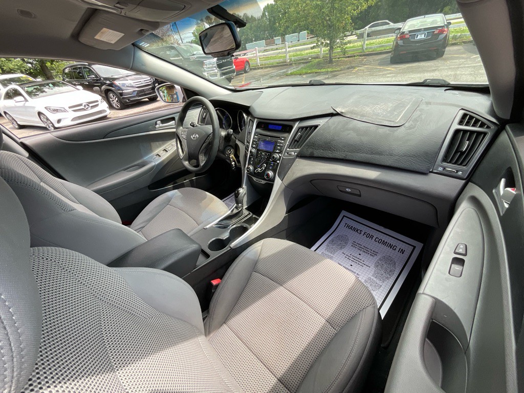 2012 Hyundai Sonata Image 17
