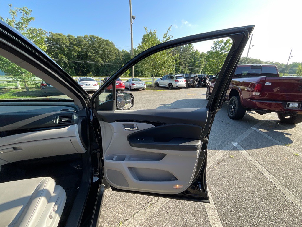 2016 Honda Pilot Image 50
