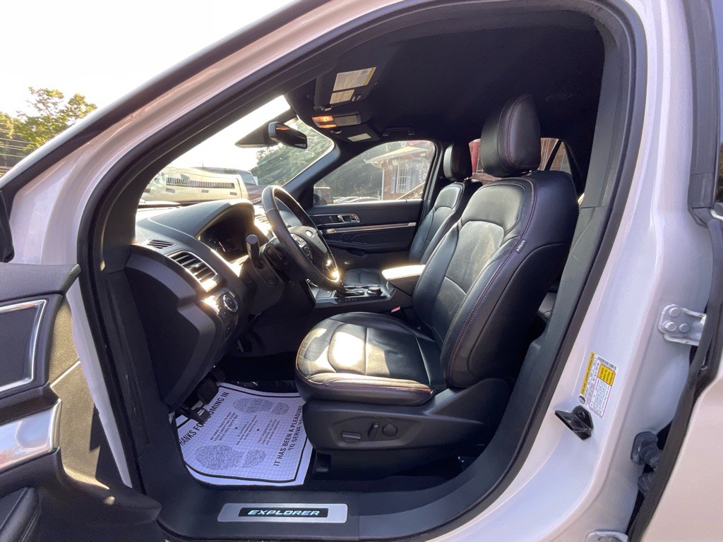 2019 Ford Explorer Image 14