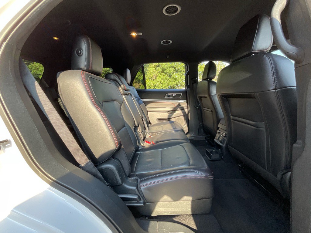 2019 Ford Explorer Image 32