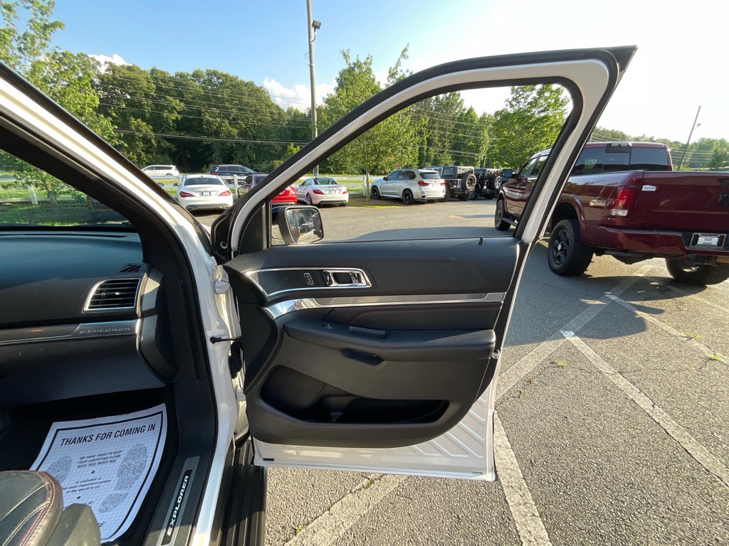 2019 Ford Explorer Image 50