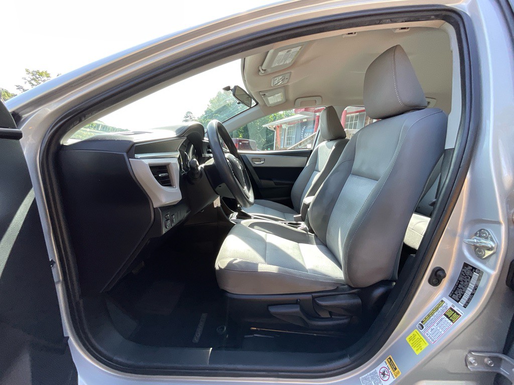 2015 Toyota Corolla Image 14