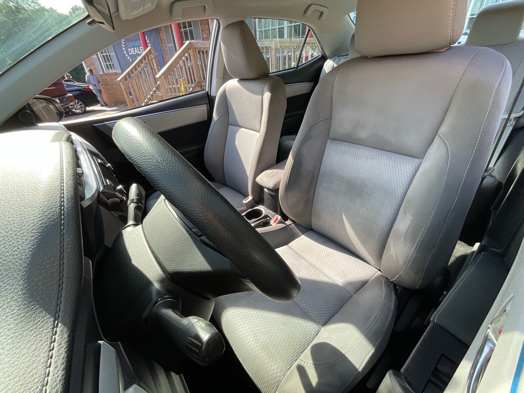 2015 Toyota Corolla Image 16