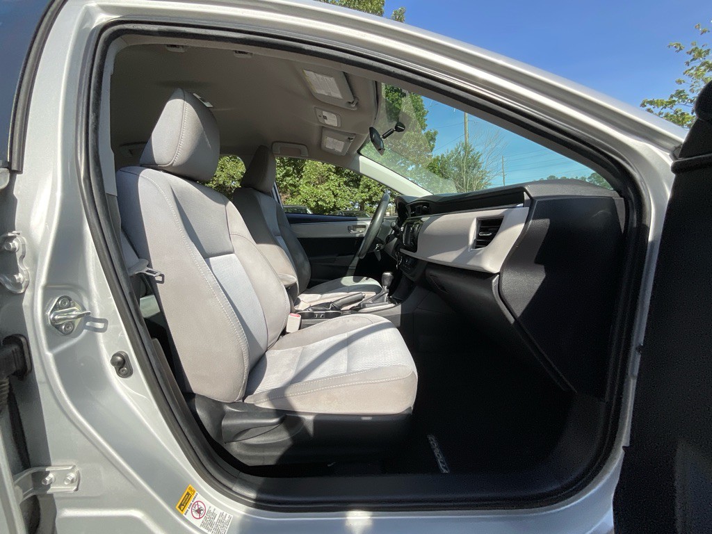 2015 Toyota Corolla Image 17