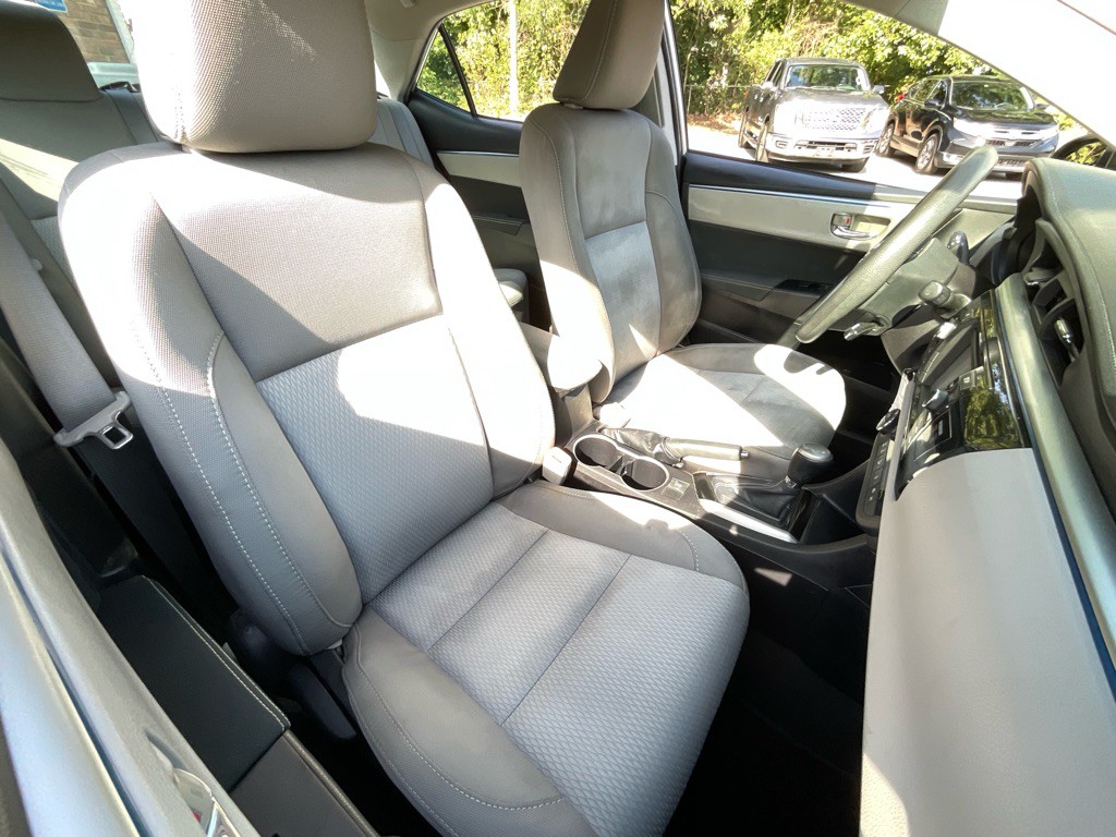 2015 Toyota Corolla Image 19
