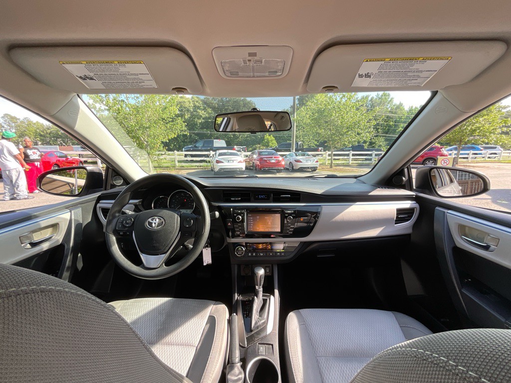 2015 Toyota Corolla Image 20