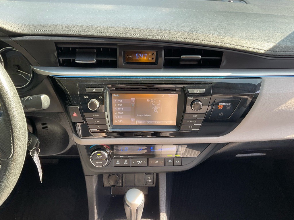 2015 Toyota Corolla Image 22