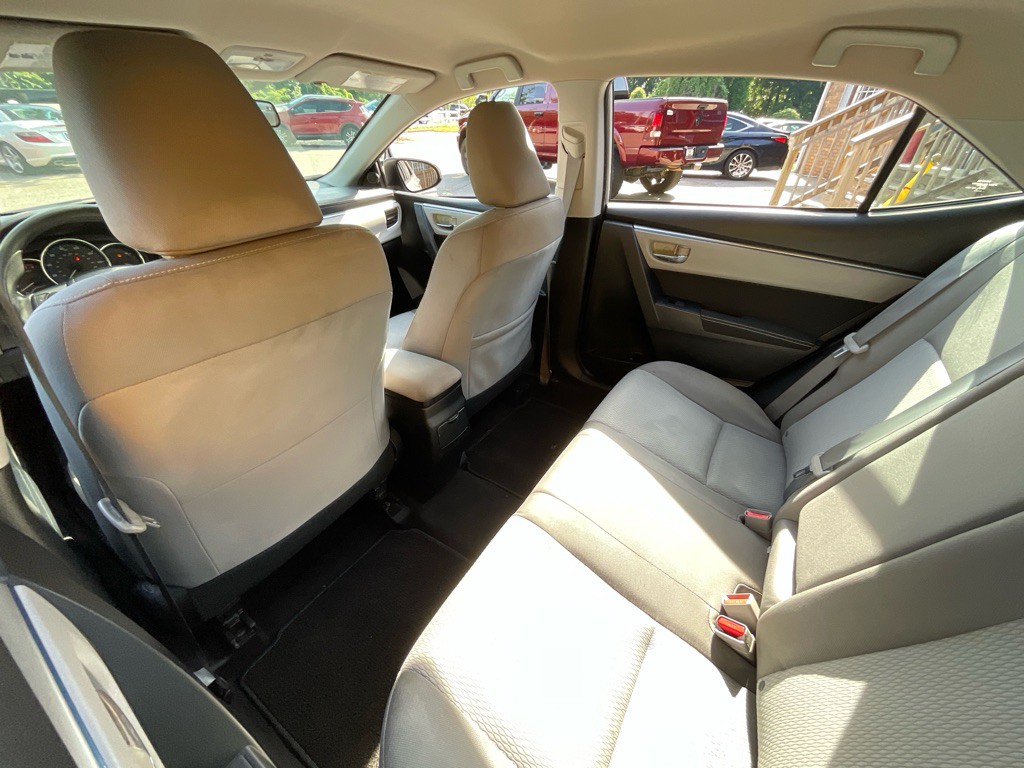 2015 Toyota Corolla Image 28