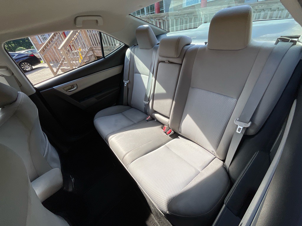 2015 Toyota Corolla Image 29