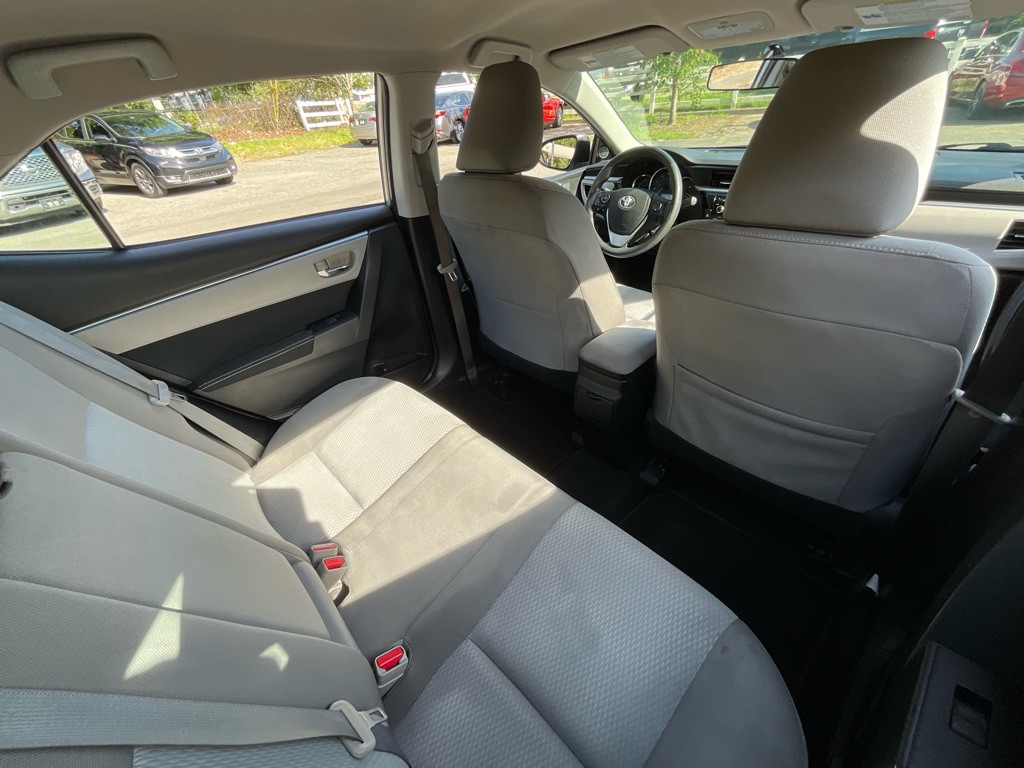 2015 Toyota Corolla Image 31