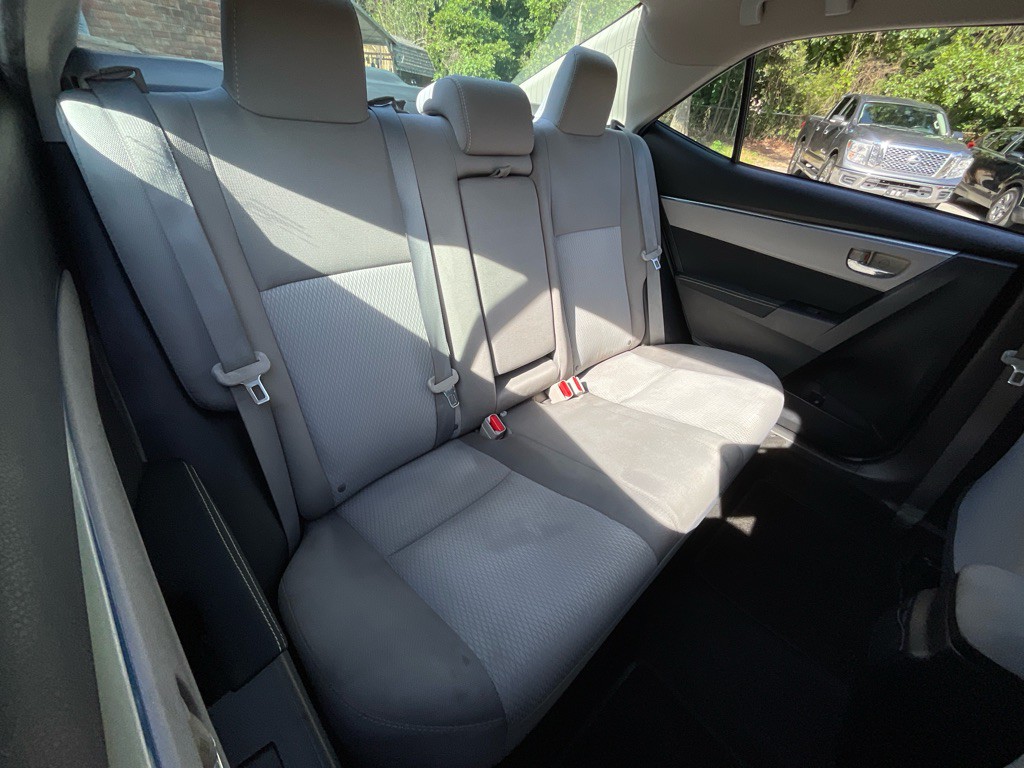 2015 Toyota Corolla Image 32