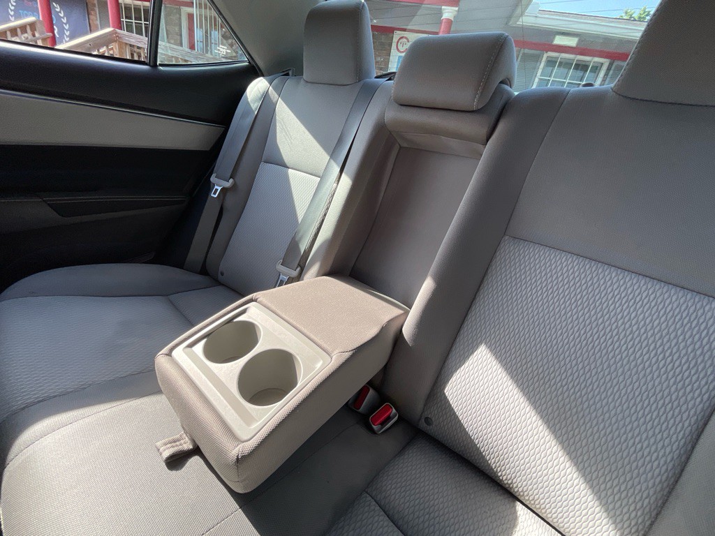 2015 Toyota Corolla Image 33