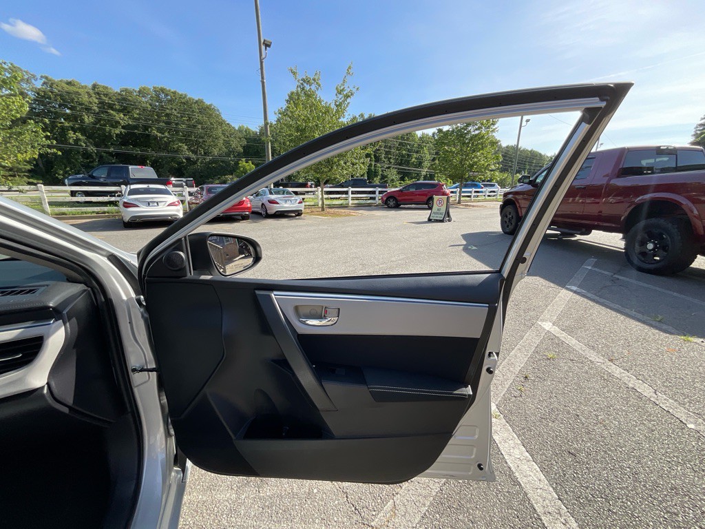 2015 Toyota Corolla Image 41