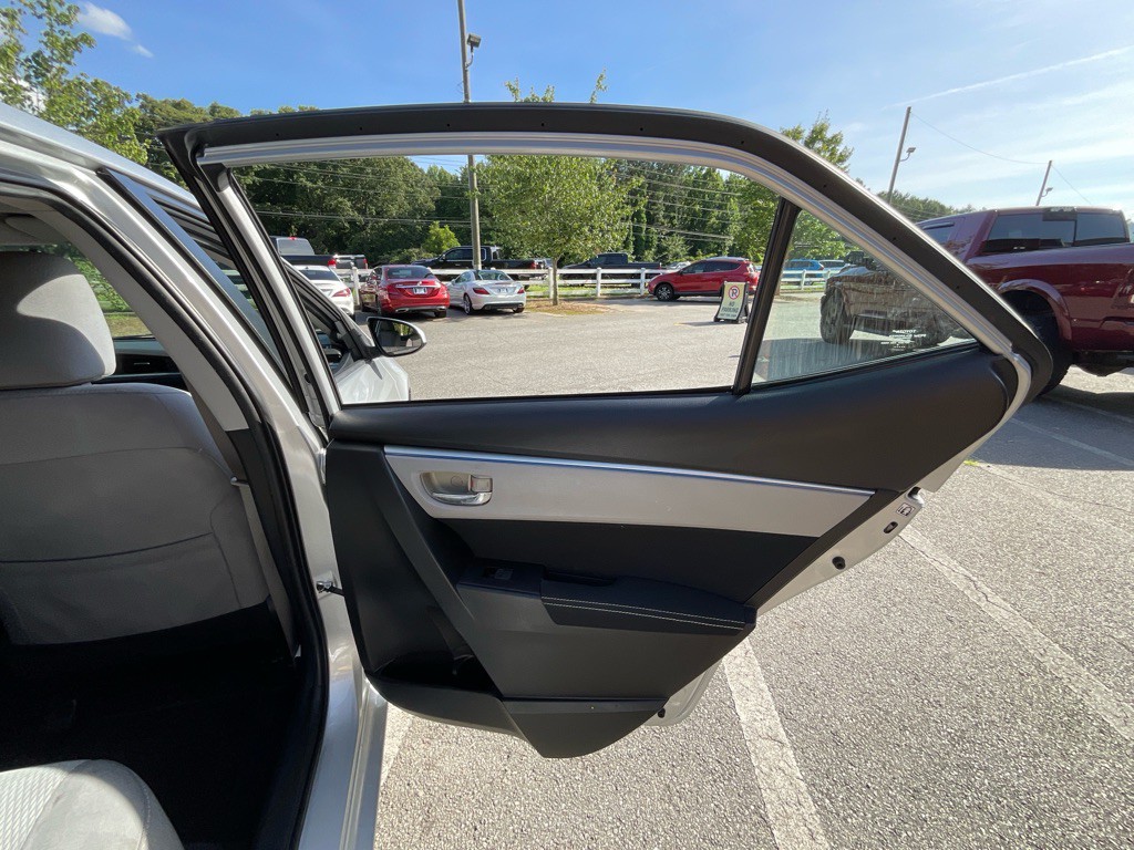 2015 Toyota Corolla Image 42