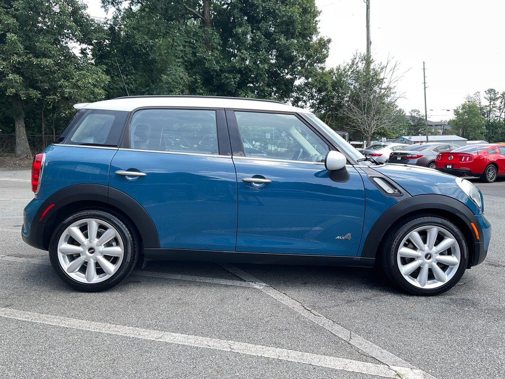 2011 MINI Cooper Image 4
