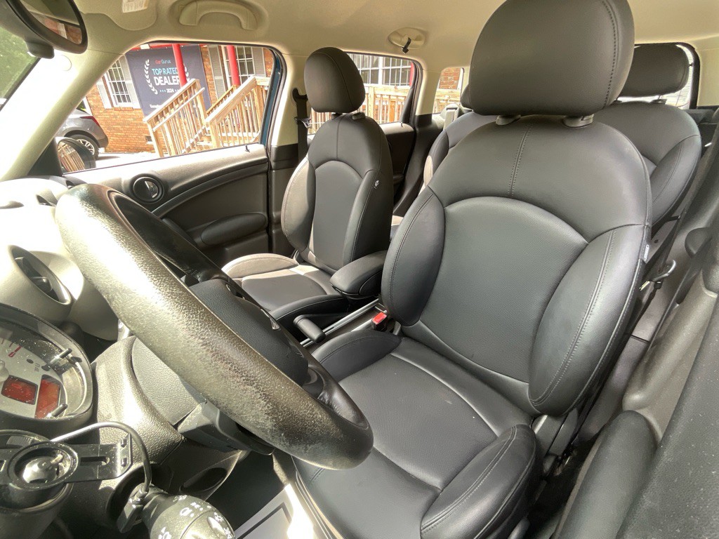2011 MINI Cooper Image 15