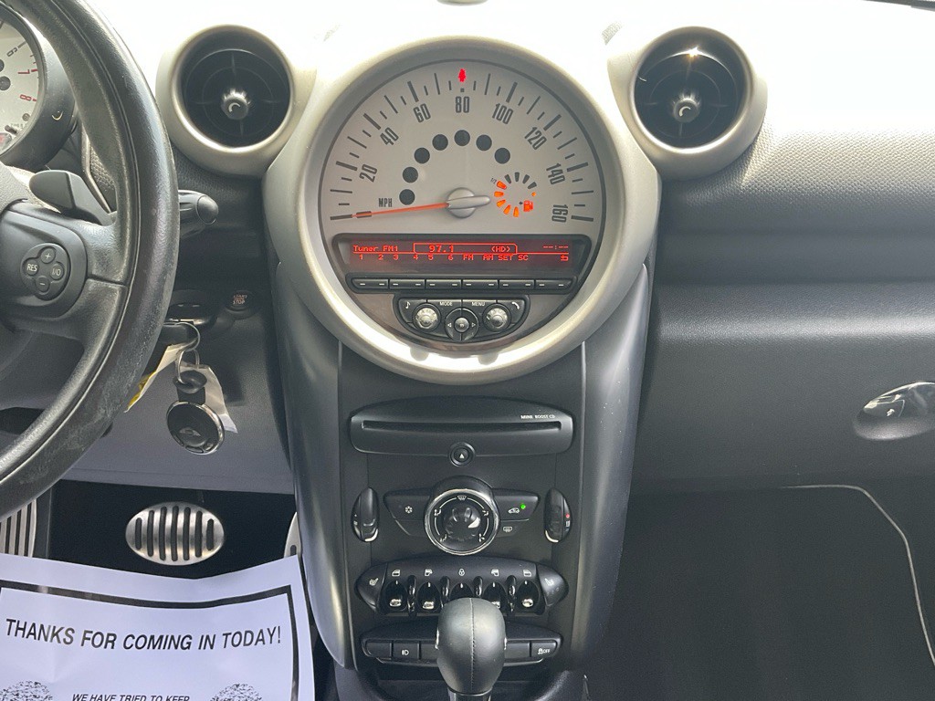 2011 MINI Cooper Image 21