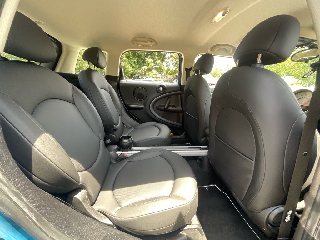 2011 MINI Cooper Image 28