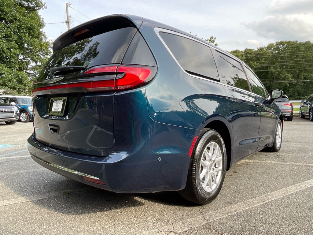 2023 Chrysler Pacifica Image 5