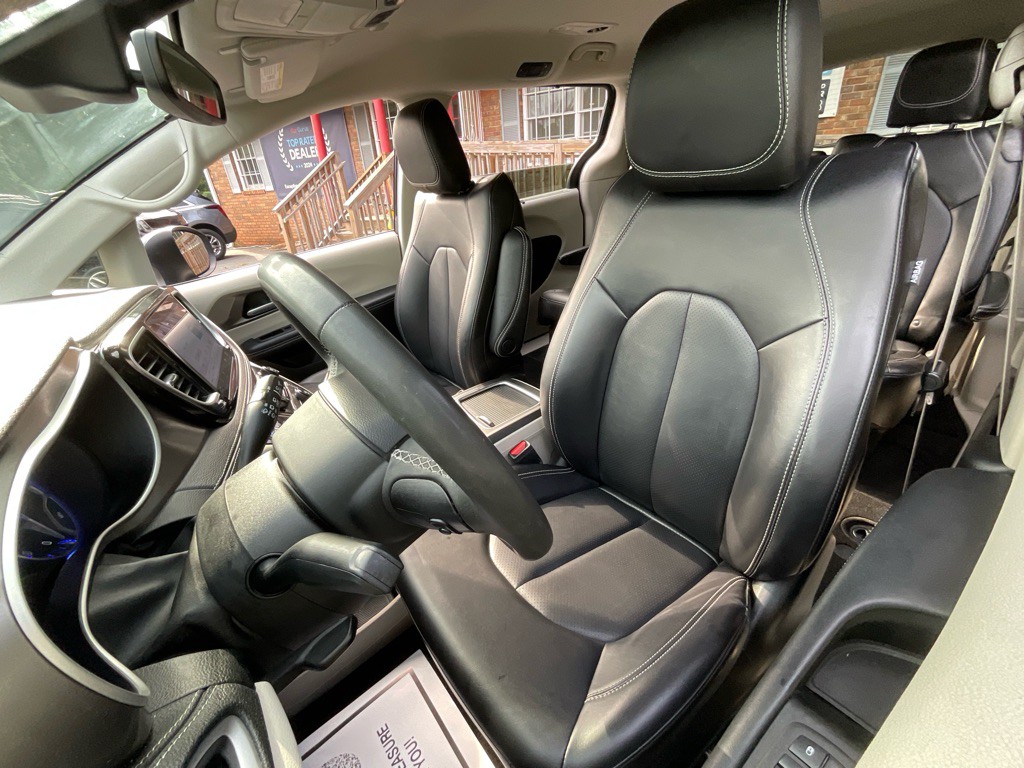 2023 Chrysler Pacifica Image 15