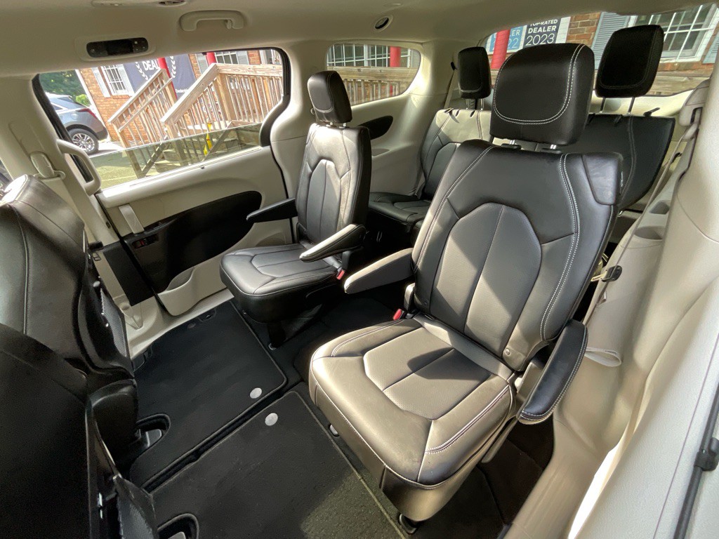 2023 Chrysler Pacifica Image 30
