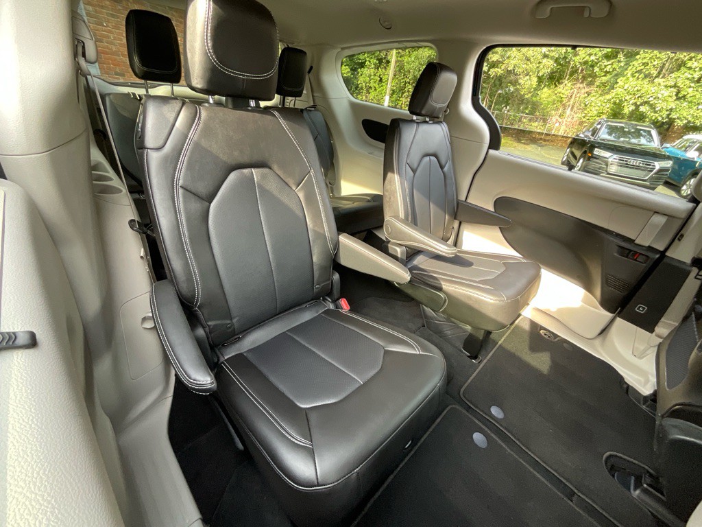 2023 Chrysler Pacifica Image 33