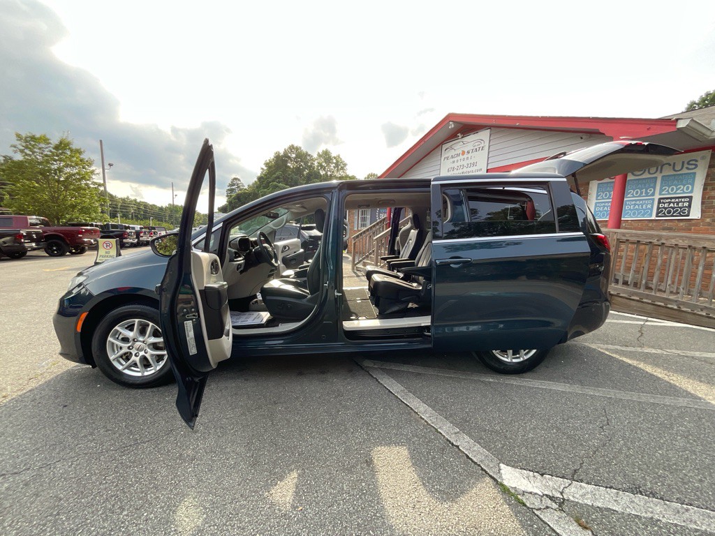 2023 Chrysler Pacifica Image 36