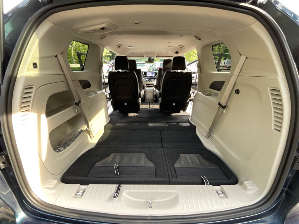 2023 Chrysler Pacifica Image 38