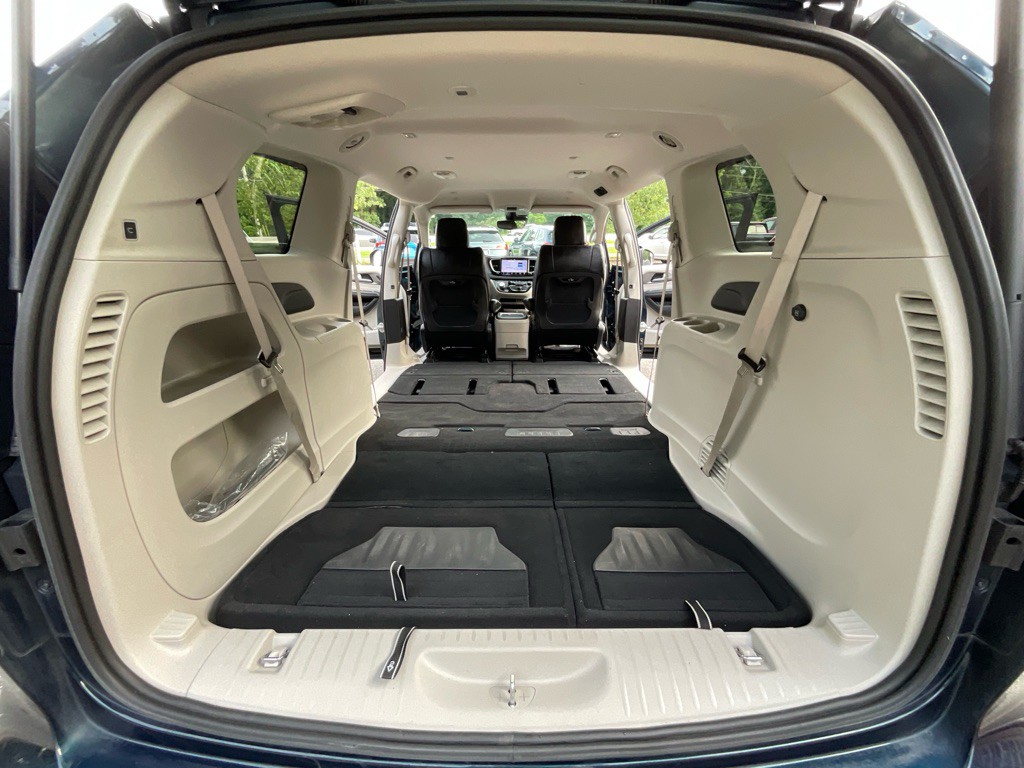 2023 Chrysler Pacifica Image 39