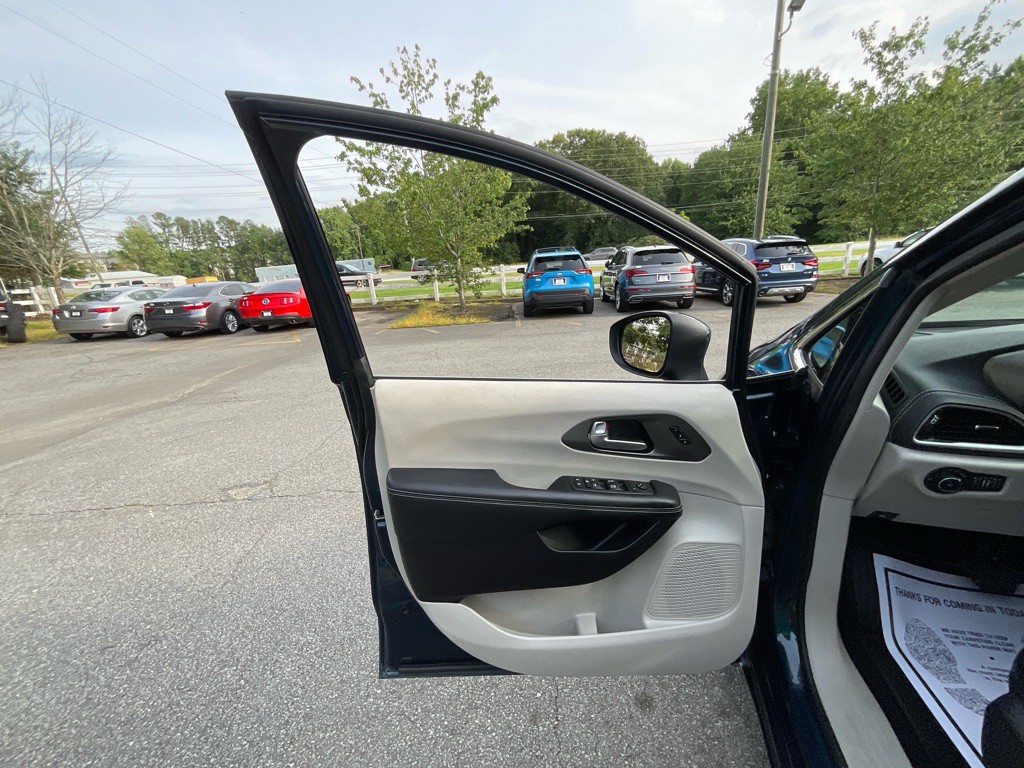 2023 Chrysler Pacifica Image 41