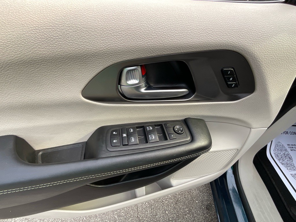 2023 Chrysler Pacifica Image 42
