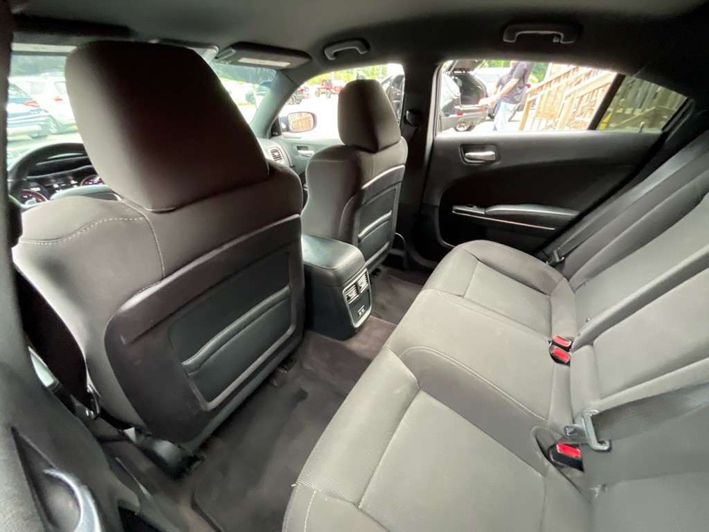 2016 Dodge Charger Image 31