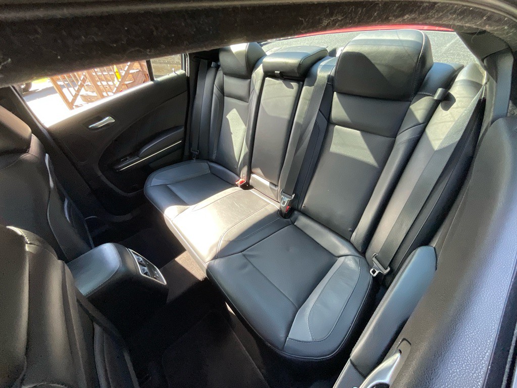 2015 Dodge Charger Image 31