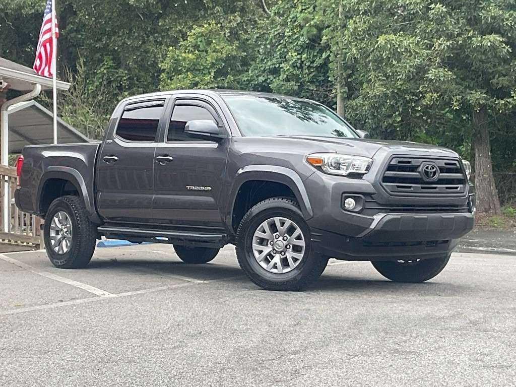 2017 Toyota Tacoma Image 3