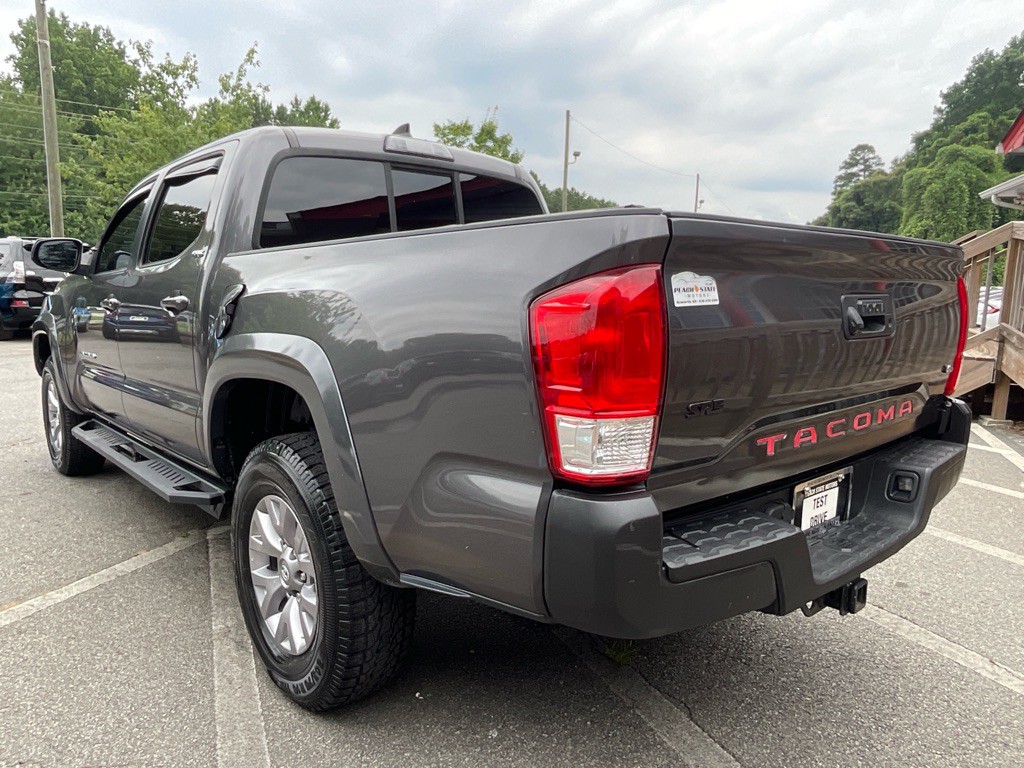 2017 Toyota Tacoma Image 7