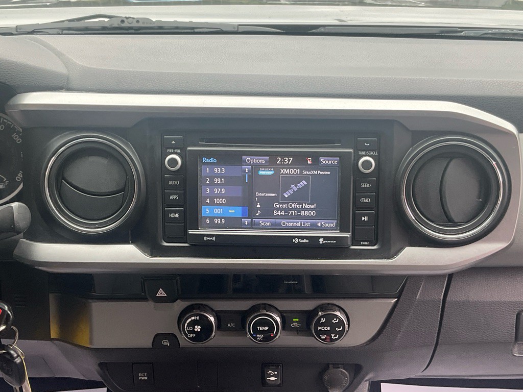 2017 Toyota Tacoma Image 23