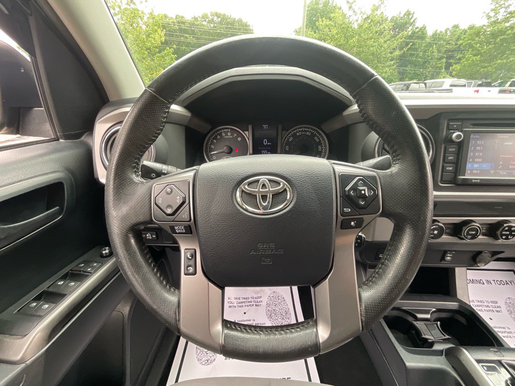 2017 Toyota Tacoma Image 24